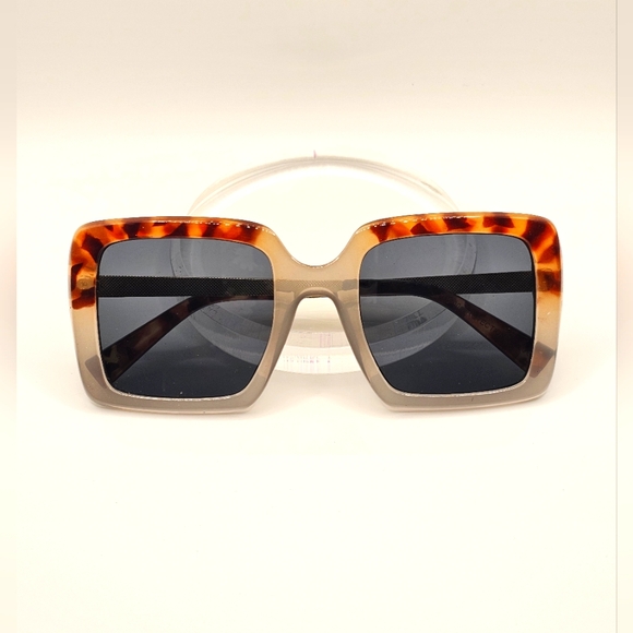 Brynn - Picture 4 of 6